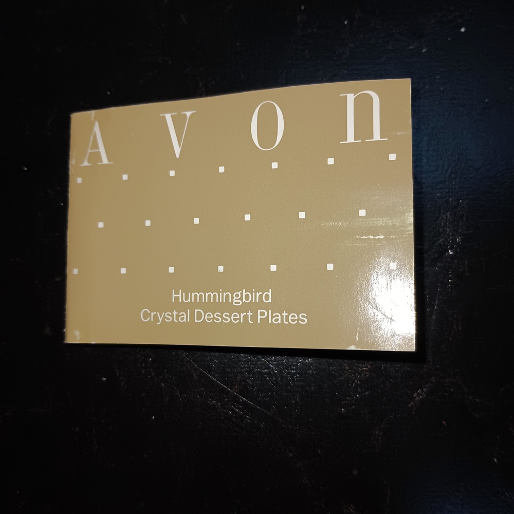 Avon Set of‎ 2 Clear/Frosted Crystal Hummingbird Desert Plates - Picture 2 of 10